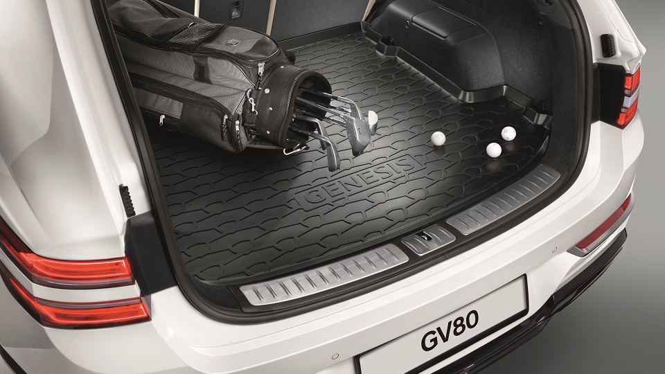 Golf Clubs Easily Fit In Genesis GV80 Cargo Space